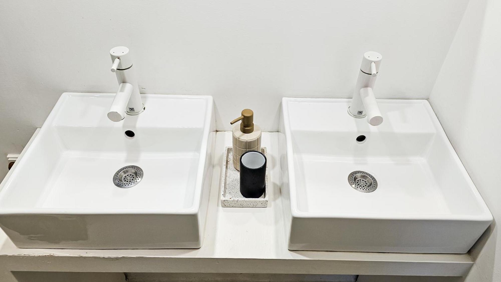 The White Wilde - Studio In A Historic Canalhouse From 1799 อัมสเตอร์ดัม ภายนอก รูปภาพ