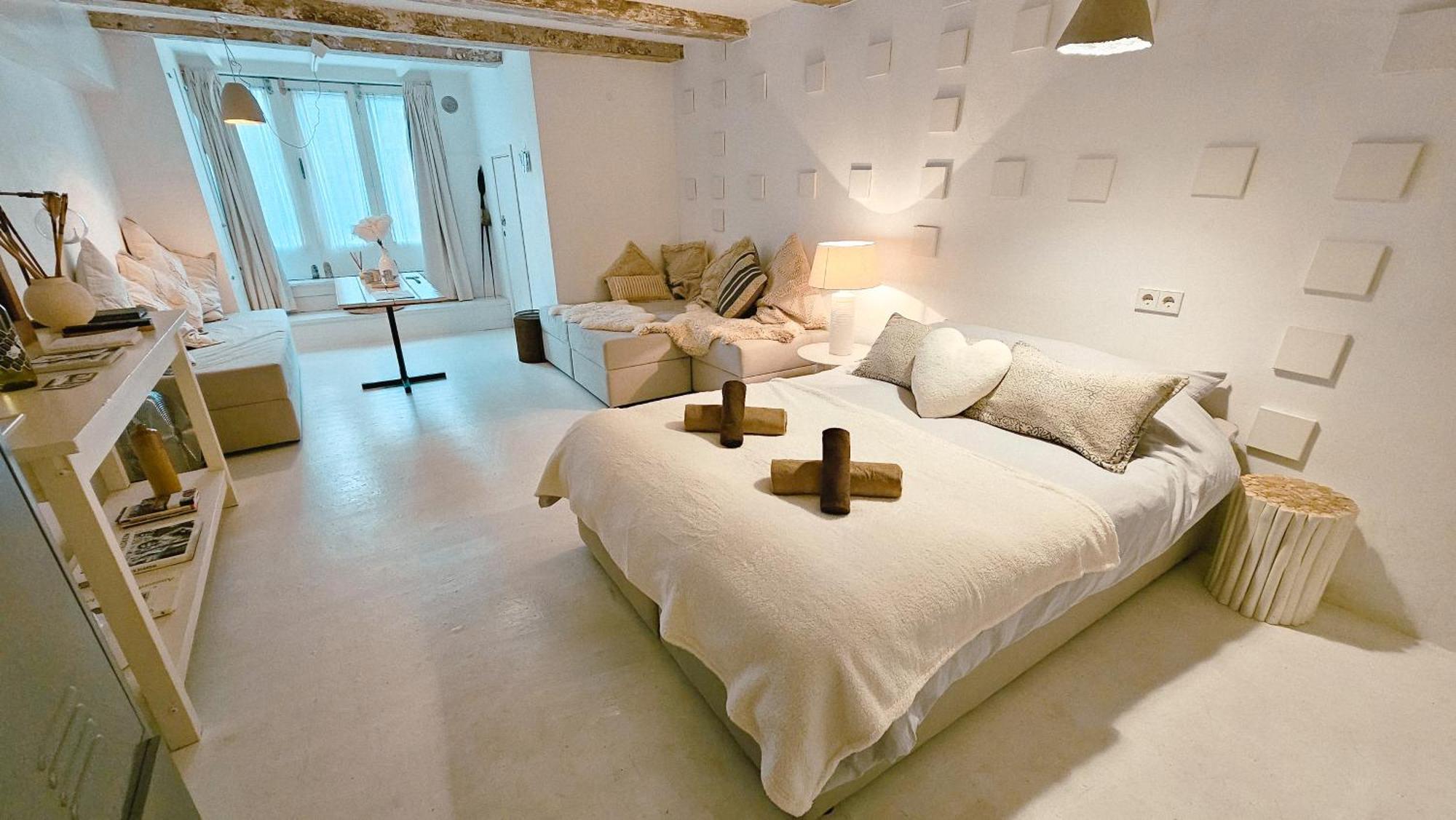 The White Wilde - Studio In A Historic Canalhouse From 1799 อัมสเตอร์ดัม ภายนอก รูปภาพ